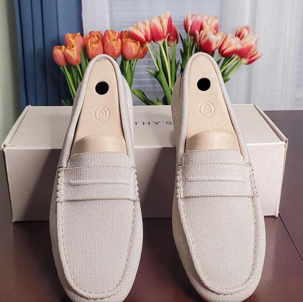 ROTHY'S DRIVING LOAFER IN BARLEY